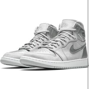 Jordan 1 Retro High
CO Japan Neutral Grey (GS)